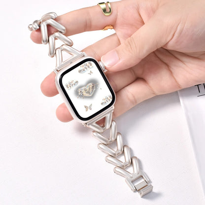 Woman's Luxury Heart Bracelet - Gold Apple WatchBands